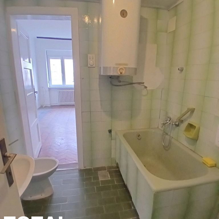 Trosoban stan na prodaju, Centar, Novi Sad, 77m², 215.600 €