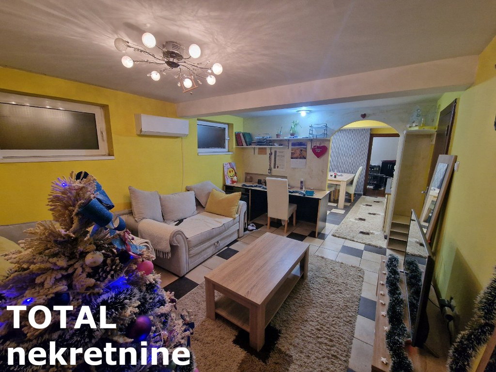 Trosoban stan na prodaju, Cara Dušana, Novi Sad, 68m², 109.500 €