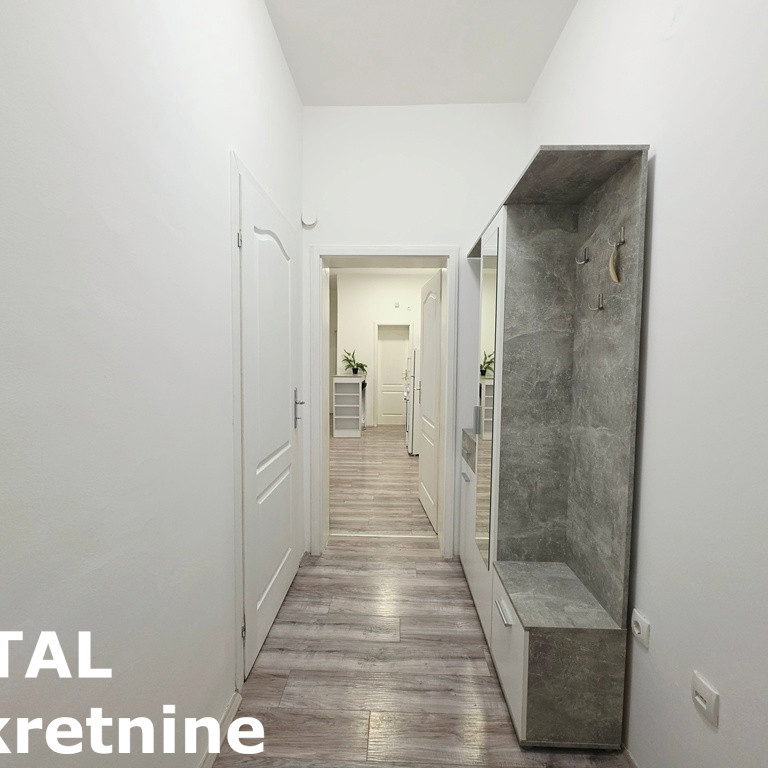Trosoban stan na prodaju, Bulevar, Novi Sad, 71m², 188.150 €
