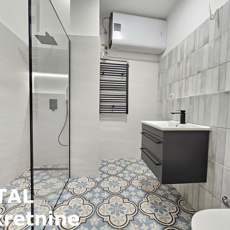 Trosoban stan na prodaju, Centar, Novi Sad, 75m², 258.750 €