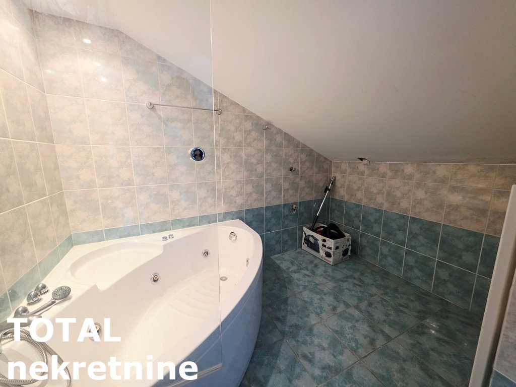 Četvoroiposoban stan na prodaju, Bulevar, Novi Sad, 145m², 246.500 €