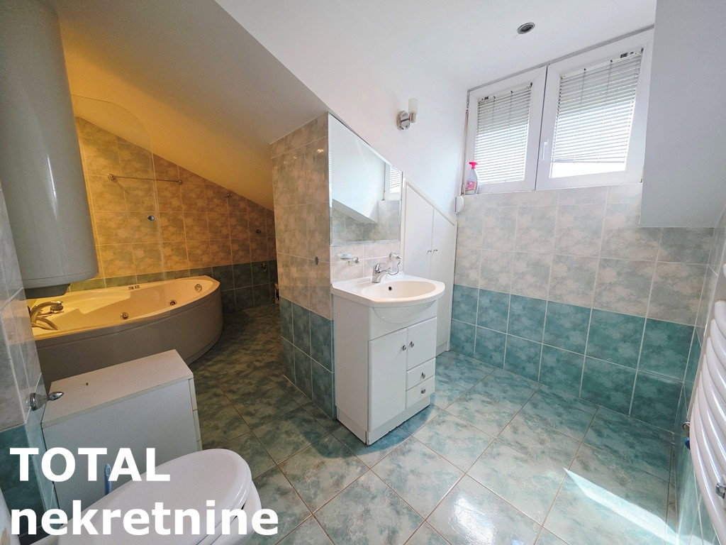 Četvoroiposoban stan na prodaju, Bulevar, Novi Sad, 145m², 246.500 €