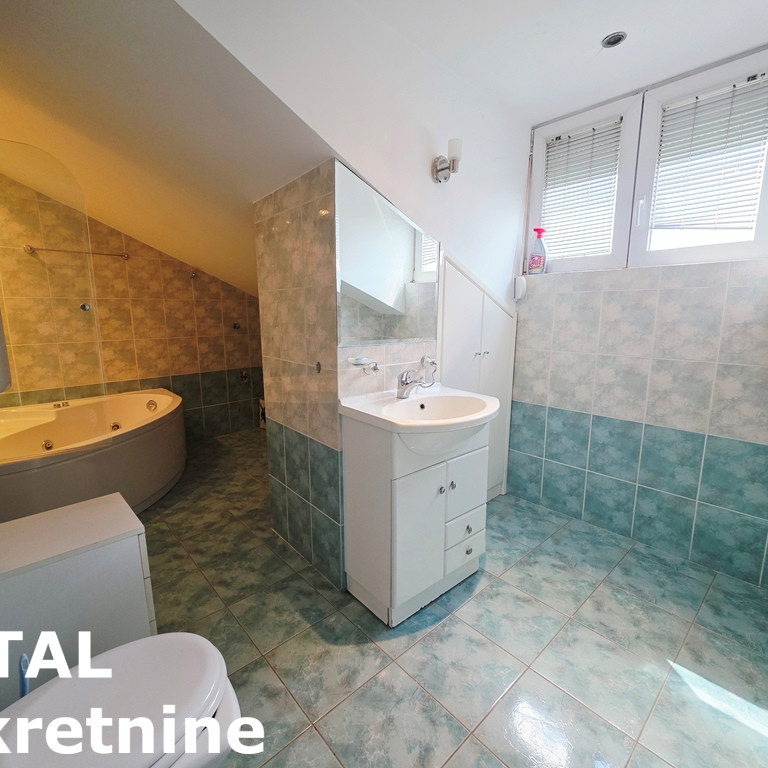 Četvoroiposoban stan na prodaju, Bulevar, Novi Sad, 145m², 246.500 €