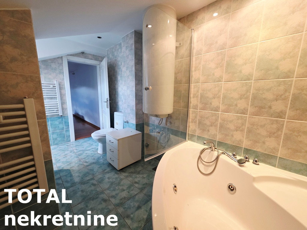 Četvoroiposoban stan na prodaju, Bulevar, Novi Sad, 145m², 246.500 €