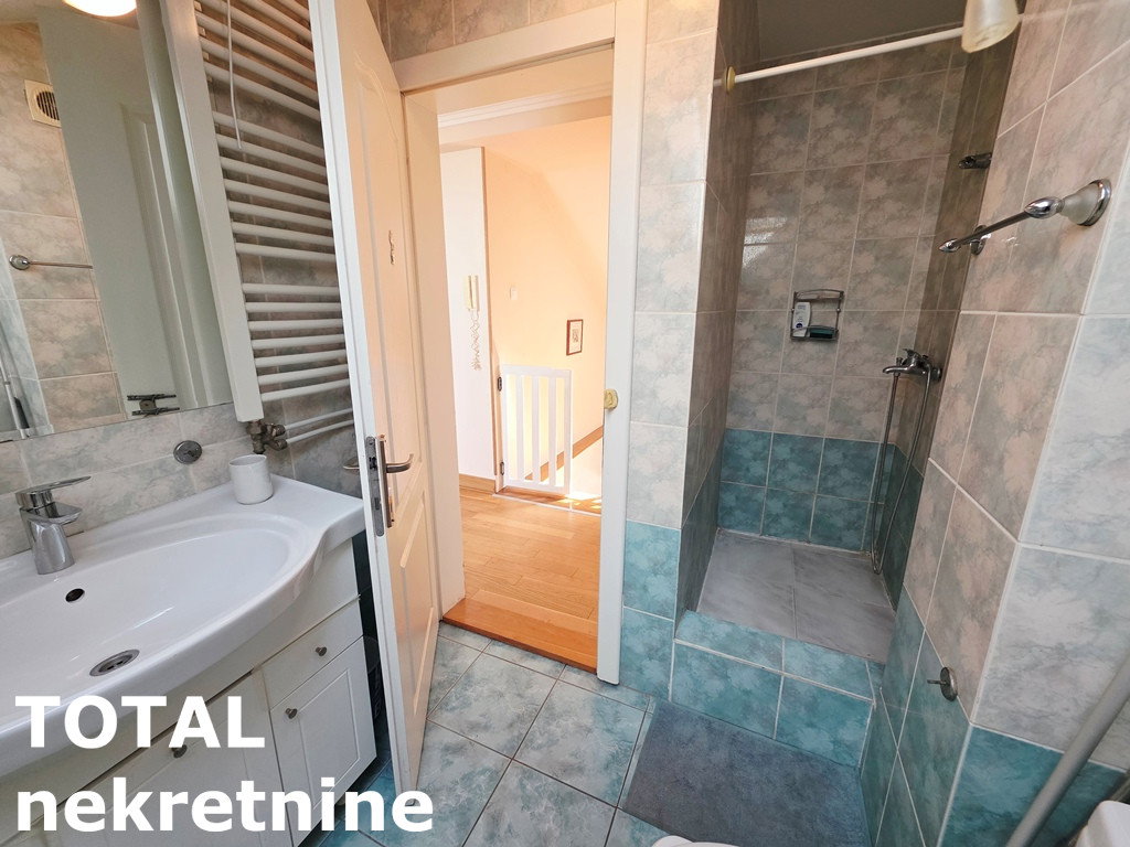 Četvoroiposoban stan na prodaju, Bulevar, Novi Sad, 145m², 246.500 €