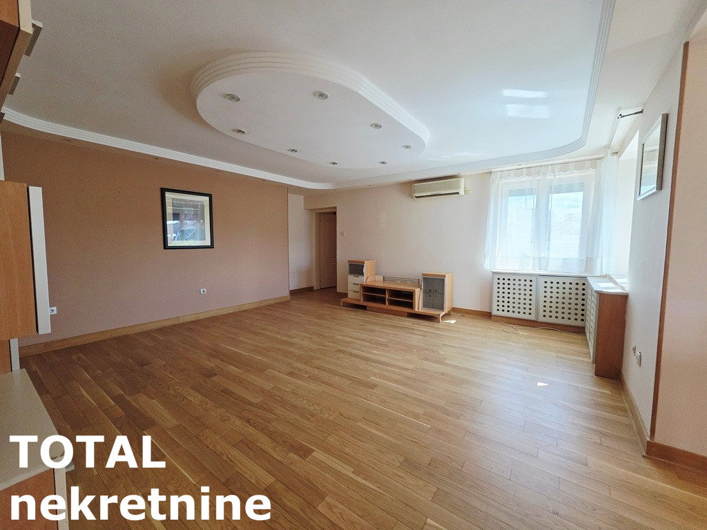 Četvoroiposoban stan na prodaju, Bulevar, Novi Sad, 145m², 246.500 €