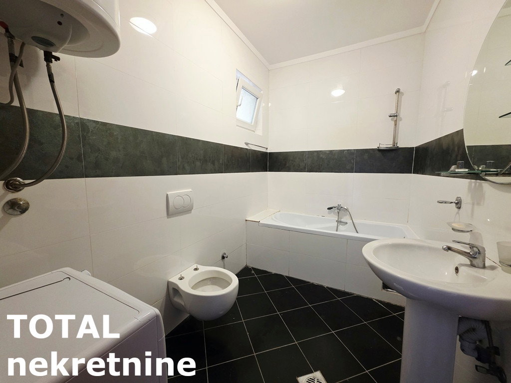Četvorosoban stan na prodaju, Bulevar, Novi Sad, 51m², 199.000 €