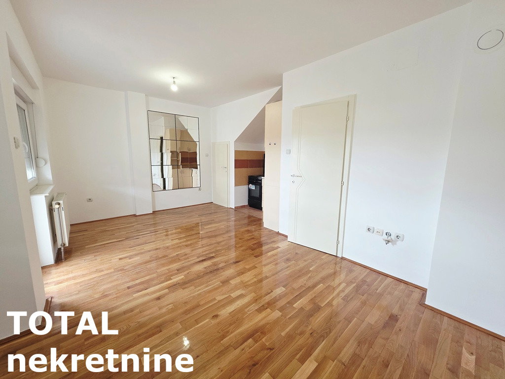 Četvorosoban stan na prodaju, Subotički Bulevar, Novi Sad, 96m², 185.000 €
