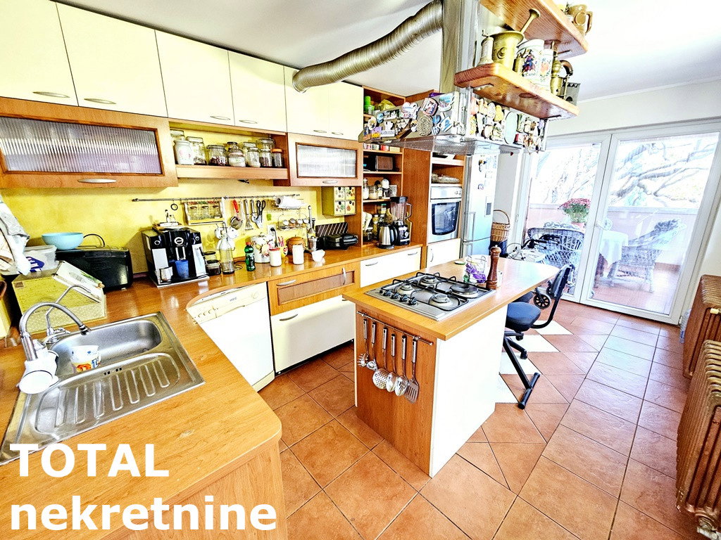 Četvorosoban stan na prodaju, Centar, Novi Sad, 128m², 250.000 €