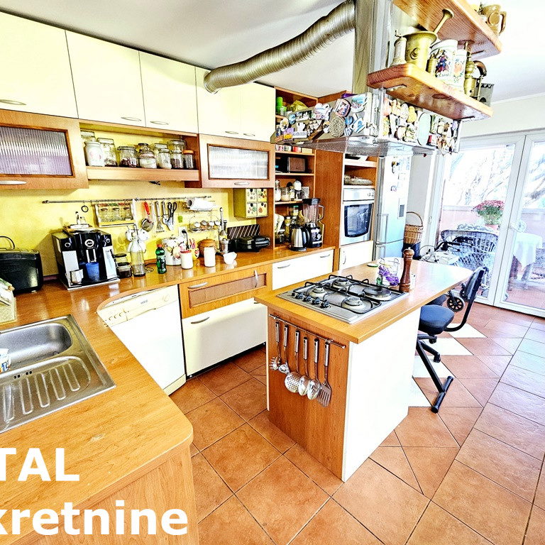 Četvorosoban stan na prodaju, Centar, Novi Sad, 128m², 250.000 €