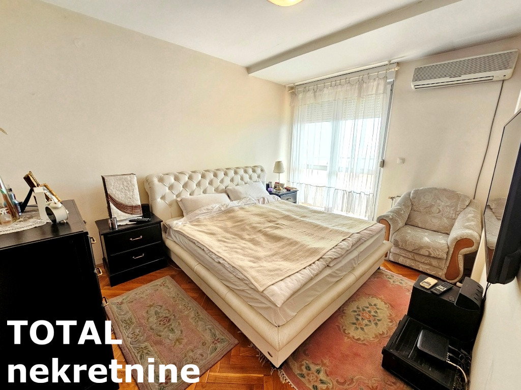 stanovi-4-dx-centar-1063242-bektf Četvorosoban stan na prodaju, Centar, Novi Sad, 148m², 259.000 €