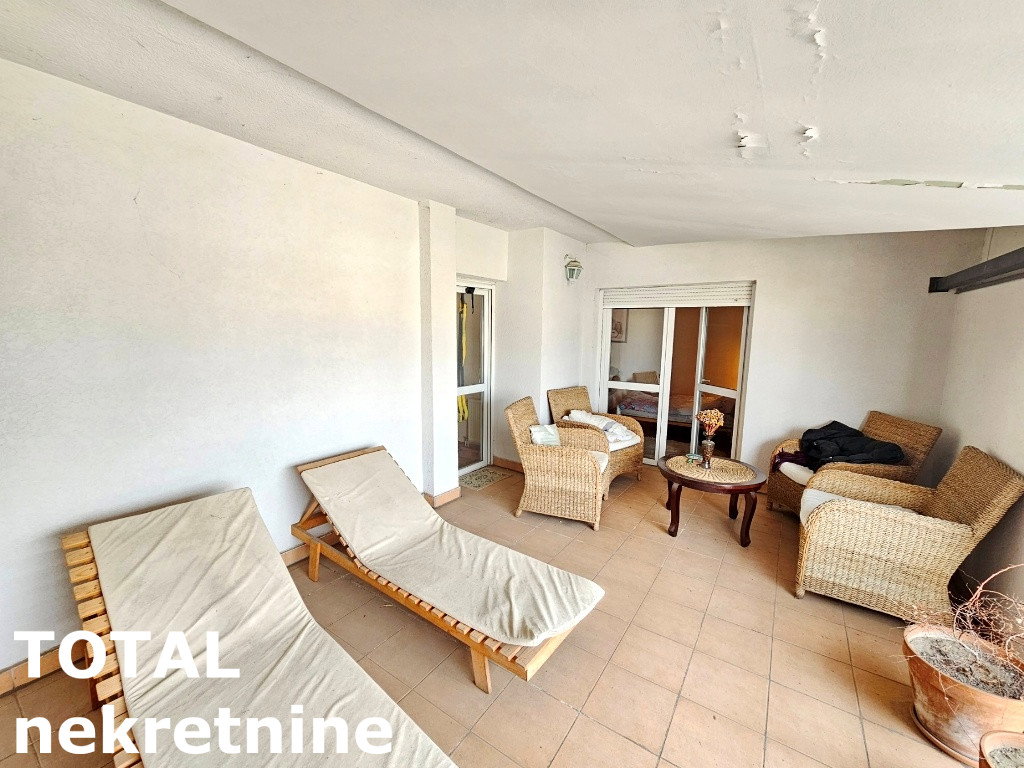 stanovi-4-dx-centar-1063242-ohas6 Četvorosoban stan na prodaju, Centar, Novi Sad, 148m², 259.000 €