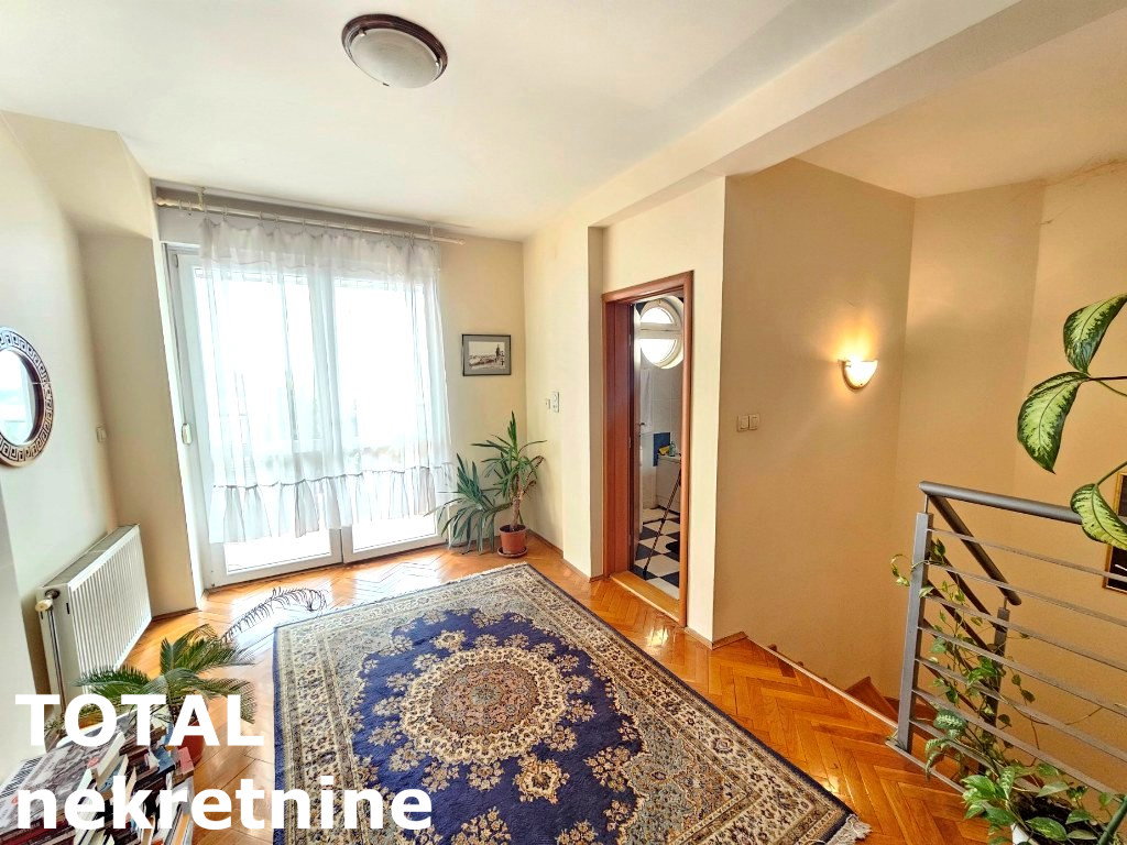 stanovi-4-dx-centar-1063242-xwg6e Četvorosoban stan na prodaju, Centar, Novi Sad, 148m², 259.000 €