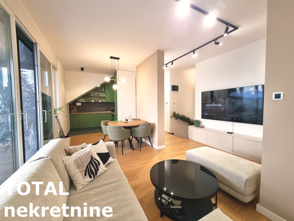 Četvorosoban stan na prodaju, Petrovaradin, Novi Sad, 103m², 300.000 €