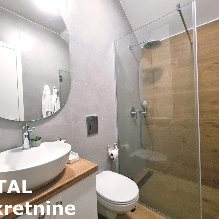 Četvorosoban stan na prodaju, Petrovaradin, Novi Sad, 103m², 300.000 €