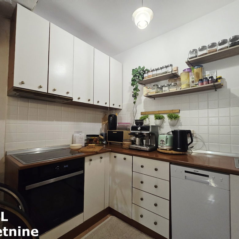 Stan Prodaja Novi Sad  145 m2