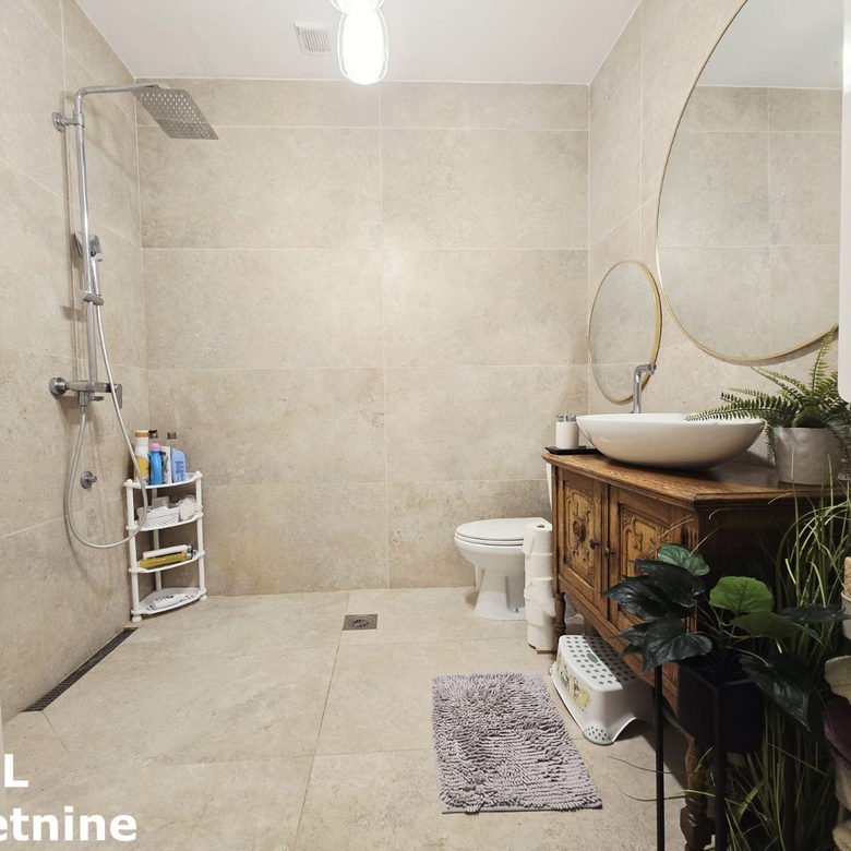 Četvorosoban stan na prodaju, Grbavica, Novi Sad, 145m², 310.000 €