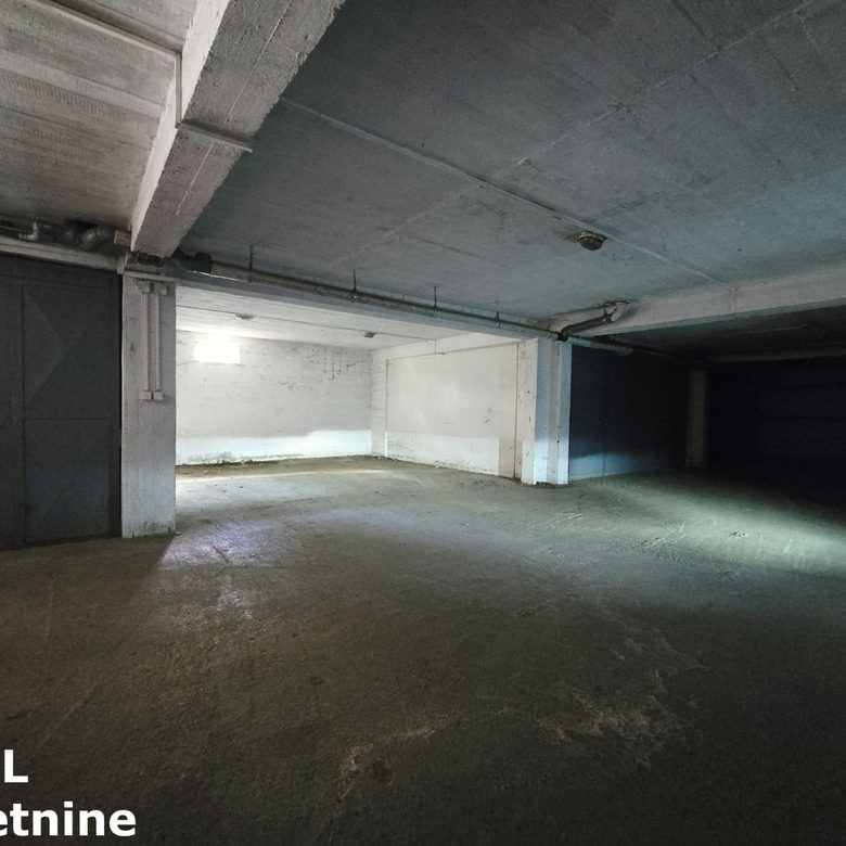 Četvorosoban stan na prodaju, Grbavica, Novi Sad, 145m², 310.000 €