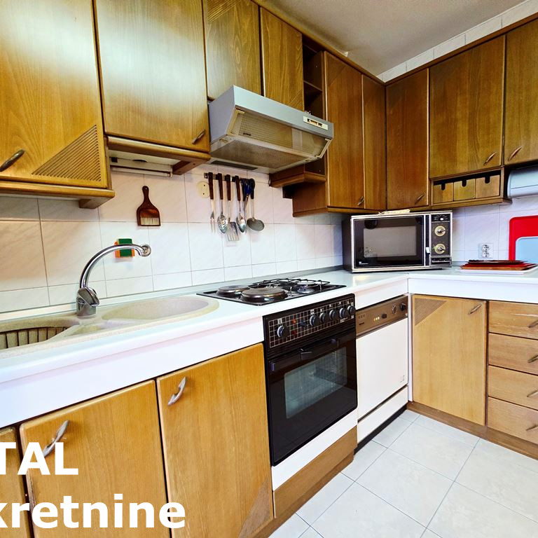 Četvorosoban stan na prodaju, Grbavica, Novi Sad, 141m², 325.000 €