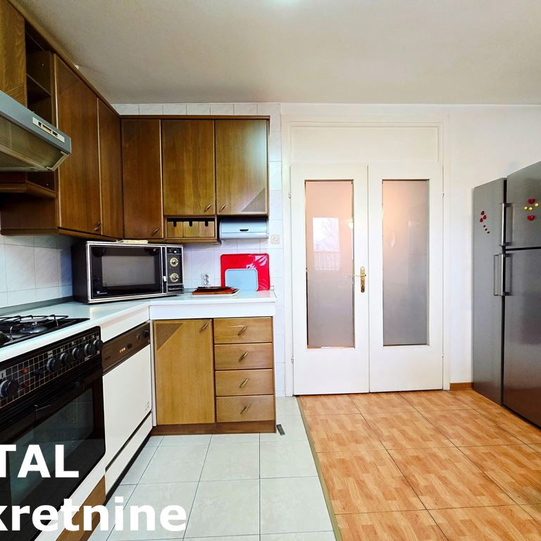 Četvorosoban stan na prodaju, Grbavica, Novi Sad, 141m², 325.000 €