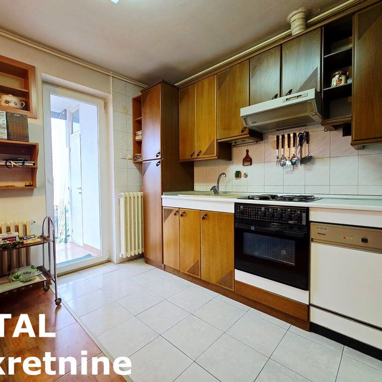 Četvorosoban stan na prodaju, Grbavica, Novi Sad, 141m², 325.000 €