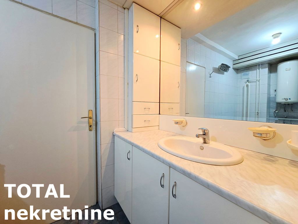 stanovi-4-dx-grbavica-1065451-uafey Četvorosoban stan na prodaju, Grbavica, Novi Sad, 141m², 325.000 €