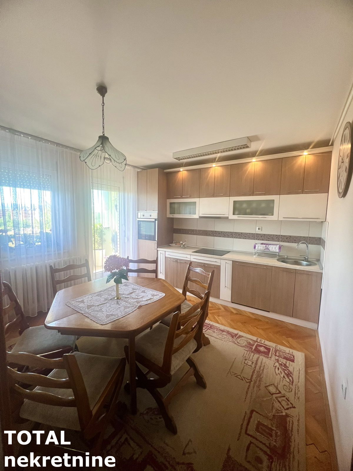 Četvorosoban stan na prodaju, Savina, Novi Sad, 100m², 180.000 €