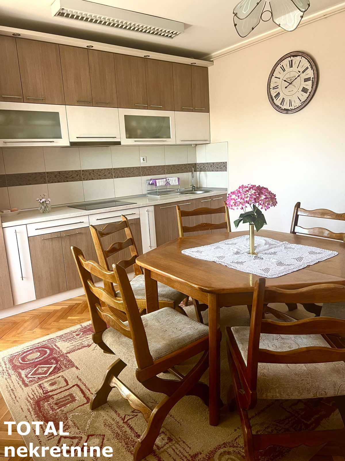 Četvorosoban stan na prodaju, Savina, Novi Sad, 100m², 180.000 €