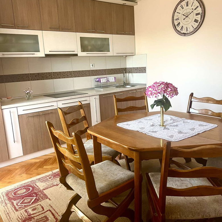 Četvorosoban stan na prodaju, Savina, Novi Sad, 100m², 180.000 €