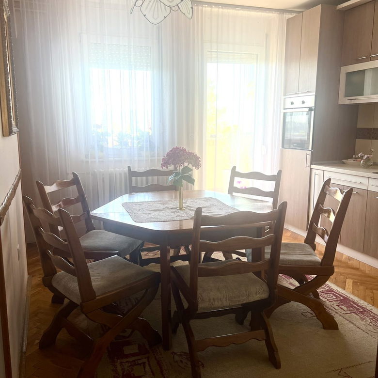 Četvorosoban stan na prodaju, Savina, Novi Sad, 100m², 180.000 €