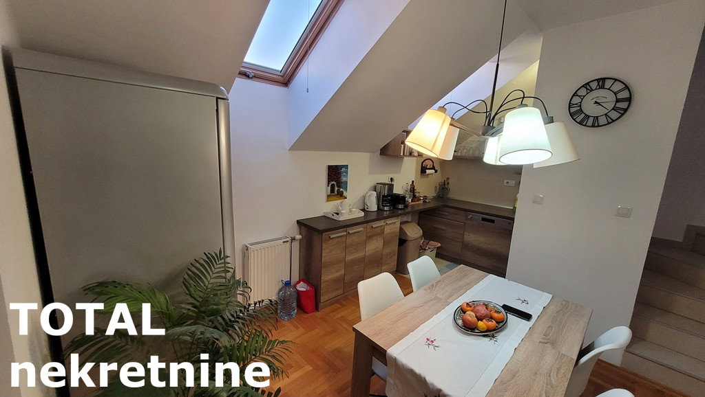 Četvorosoban stan na prodaju, Bulevar Patrijarha Pavla, Novi Sad, 77m², 179.220 €