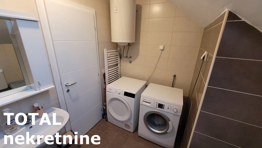Četvorosoban stan na prodaju, Bulevar Patrijarha Pavla, Novi Sad, 77m², 179.220 €