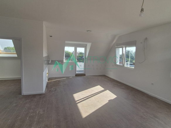 Stan Prodaja Novi Sad  107 m2