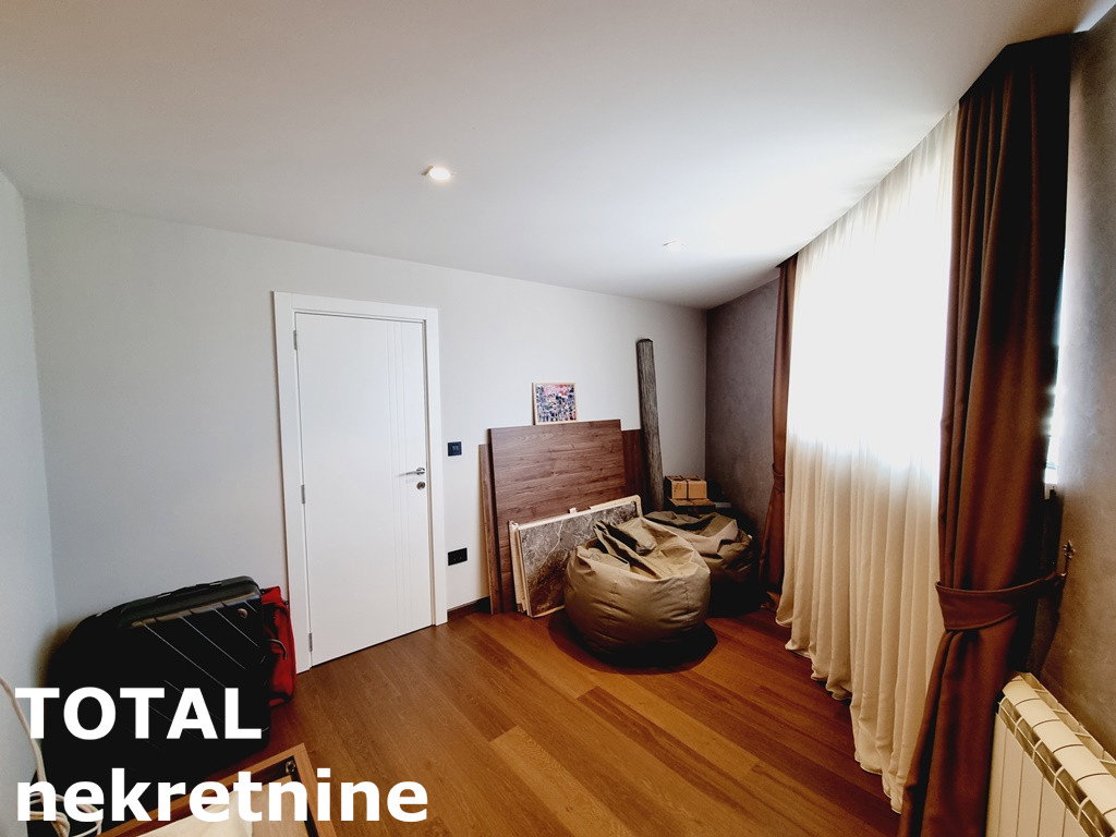 stanovi-4-pe-grbavica-1100529-ti8ts Četvorosoban stan na prodaju, Grbavica, Novi Sad, 122m², 430.000 €