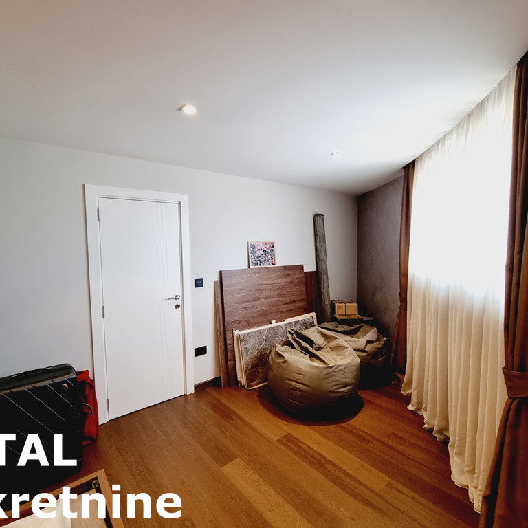 Četvorosoban stan na prodaju, Grbavica, Novi Sad, 122m², 430.000 €