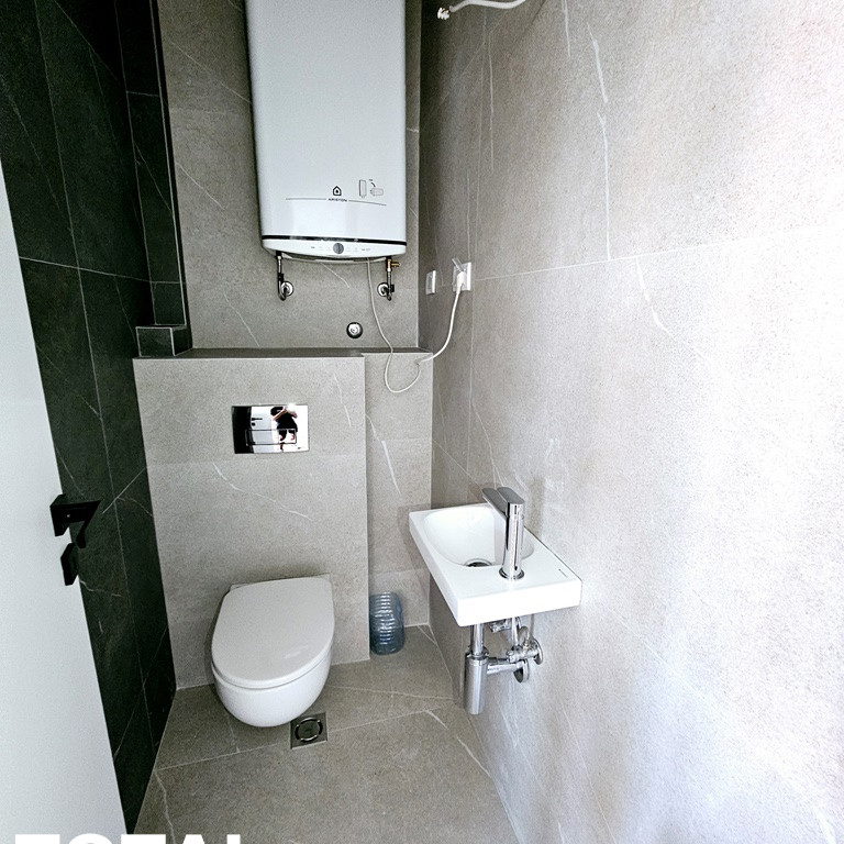Četvorosoban stan na prodaju, Bulevar, Novi Sad, 104m², 320.320 €