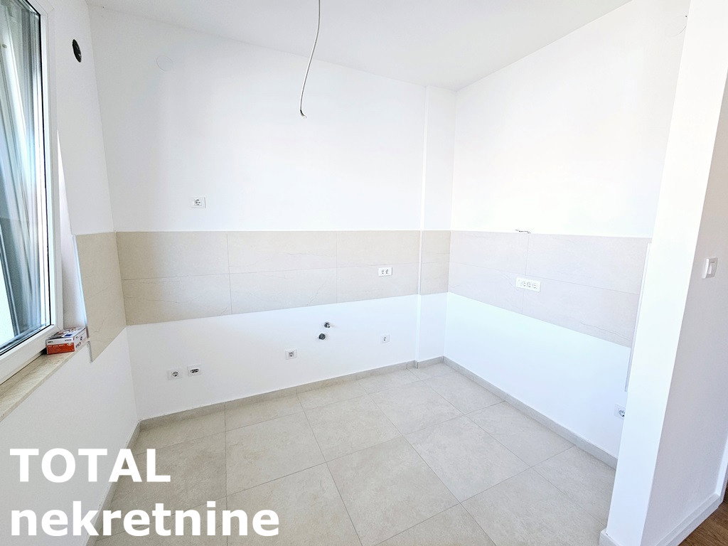 Četvorosoban stan na prodaju, Bulevar, Novi Sad, 104m², 320.320 €
