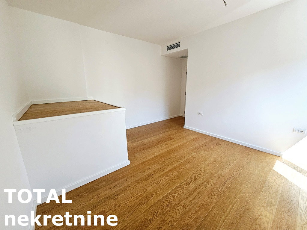 Četvorosoban stan na prodaju, Bulevar, Novi Sad, 104m², 320.320 €