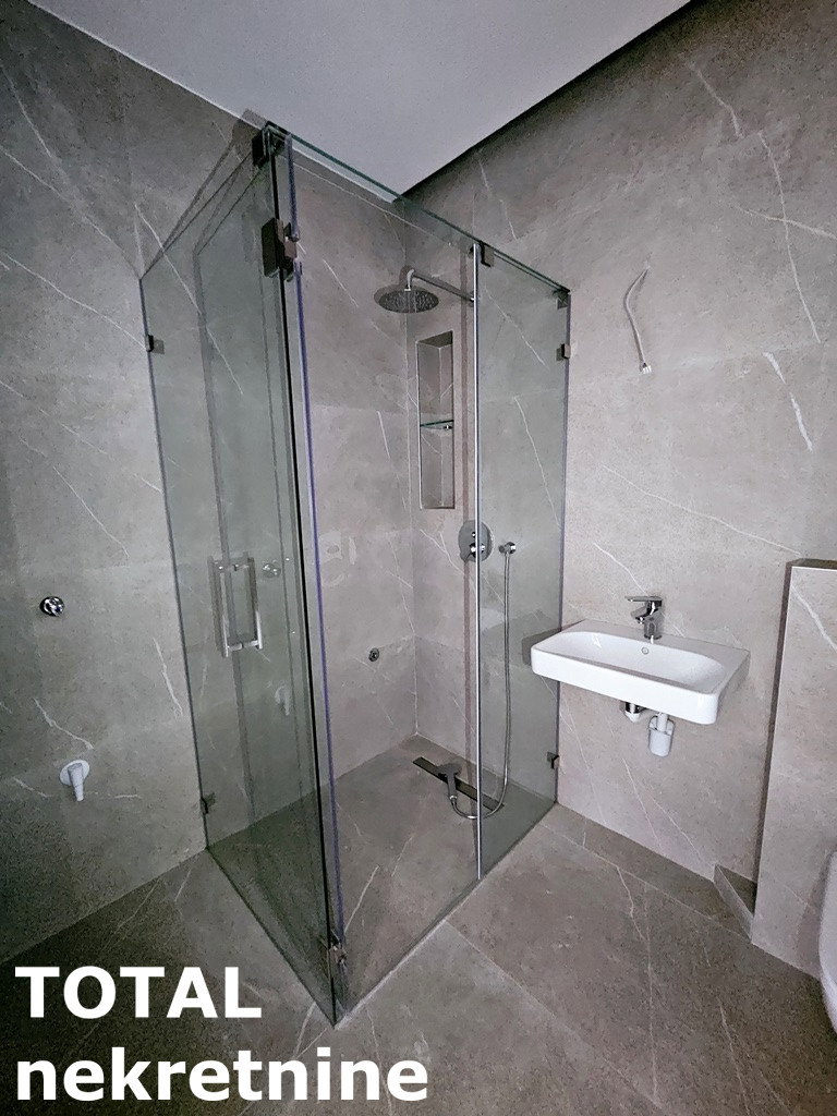 Četvorosoban stan na prodaju, Bulevar, Novi Sad, 104m², 320.320 €