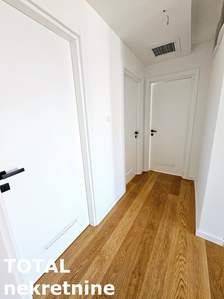 Četvorosoban stan na prodaju, Bulevar, Novi Sad, 104m², 320.320 €