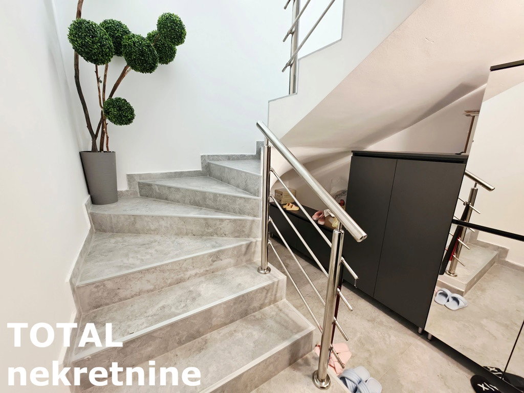 Četvorosoban stan na prodaju, Telep, Novi Sad, 113m², 250.000 €