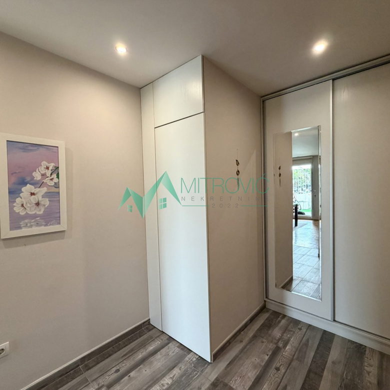 Stan Prodaja Novi Sad  80 m2