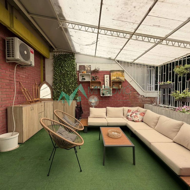 Stan Prodaja Novi Sad  80 m2