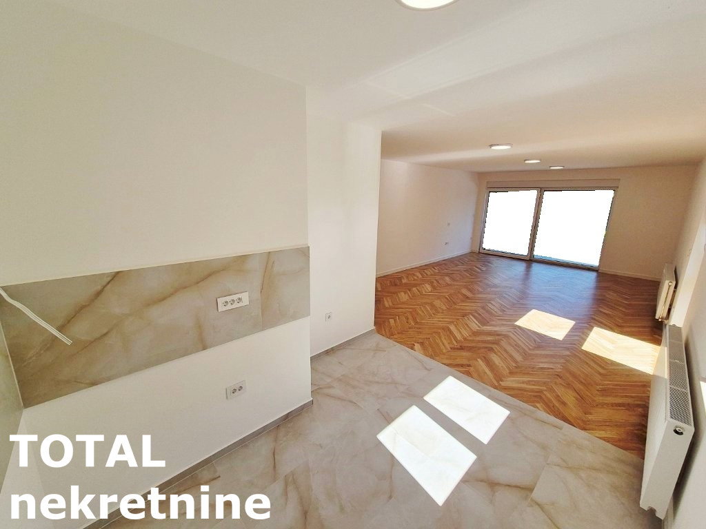Četvorosoban stan na prodaju, Telep, Novi Sad, 101m², 257.550 €