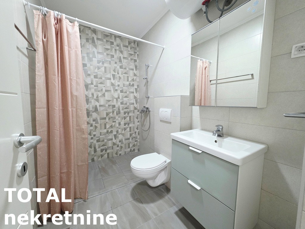 Četvorosoban stan na prodaju, Lipov Gaj, Novi Sad, 74m², 160.200 €