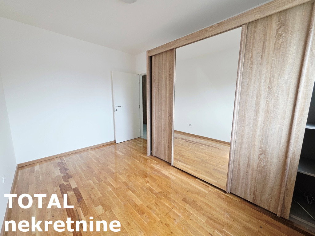 Četvorosoban stan na prodaju, Lipov Gaj, Novi Sad, 74m², 160.200 €