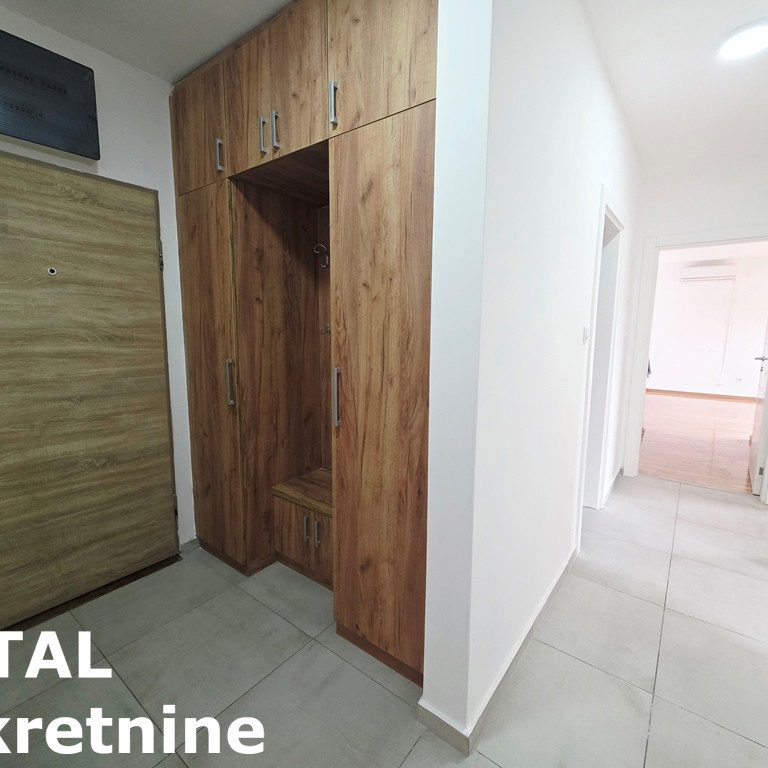 Četvorosoban stan na prodaju, Lipov Gaj, Novi Sad, 74m², 160.200 €
