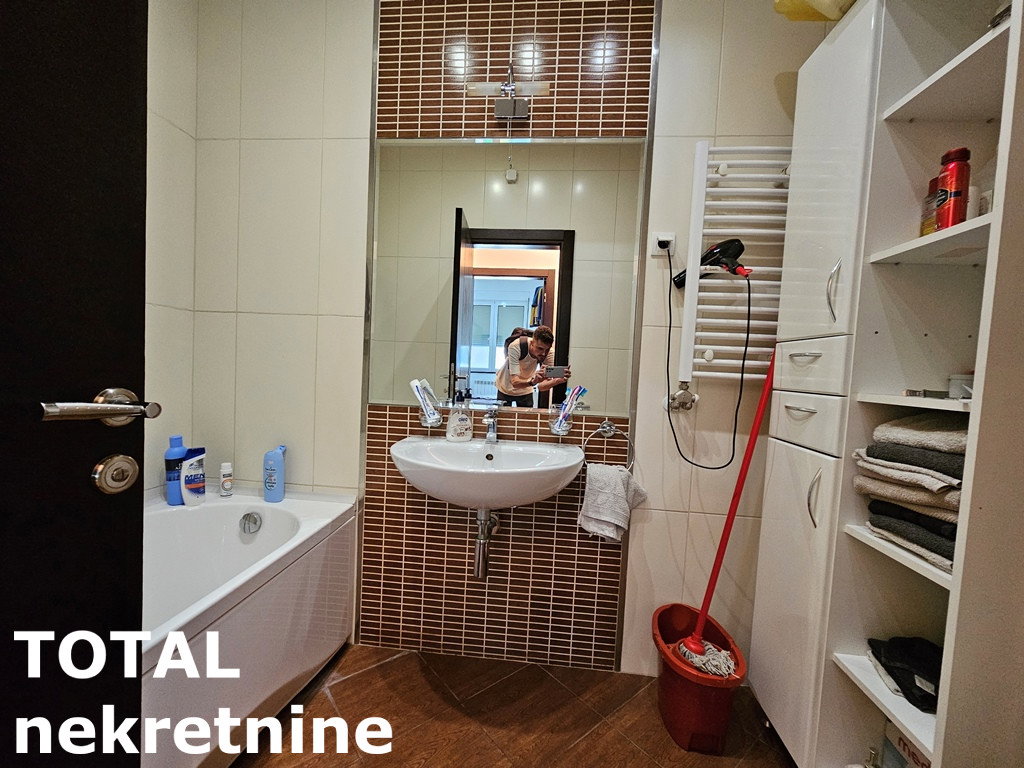 stanovi-4-re-bulevar-1061239-5iwbp Četvorosoban stan na prodaju, Bulevar, Novi Sad, 110m², 320.000 €