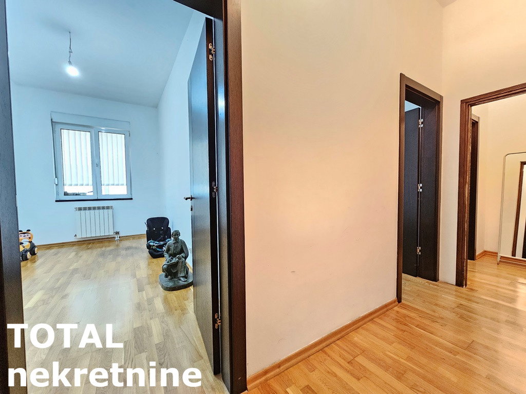 stanovi-4-re-bulevar-1061239-72i9a Četvorosoban stan na prodaju, Bulevar, Novi Sad, 110m², 320.000 €