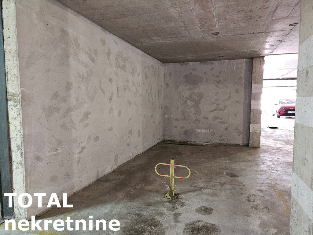 stanovi-4-re-bulevar-1061239-c9sby Četvorosoban stan na prodaju, Bulevar, Novi Sad, 110m², 320.000 €